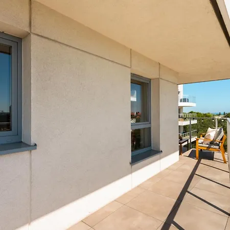 Seaside Baltica Tower With Gym, Sauna & Parking דירה